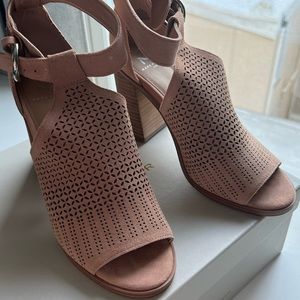 NWT & BOX MARC FISCHER BOOTIES ⚡️ Pink Suede Laser Cut Booties / Heels